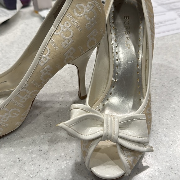 Bcbg open toe heels - Picture 2 of 2